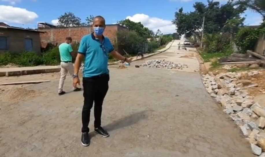 Camacã: Calçamento da Travessa Antônio Pereira dos Santos em fase de conclusão